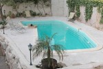 Private pool, 5 bedrooms, air-con, Capestang, south of France